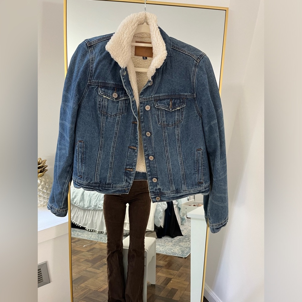 Denim jacket w fur